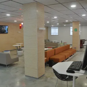https://residencia-universitaria-la-salle.catalonia-hotels.com